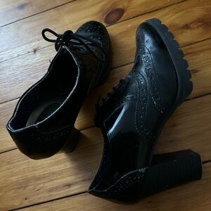 Dexflex Comfort Black Chunky Heels with Brogue Detailing 8.5
